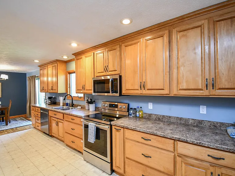 103 Perry Ln — Photo 8