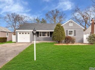 155 Sterling Pl, Amityville, NY 11701