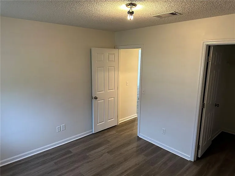 890 E Cherry St #201 — Photo 11