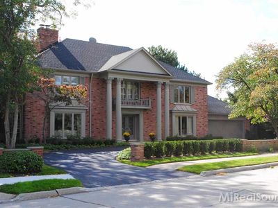 9 Stratton Pl, Grosse Pointe Shores, MI, 48236