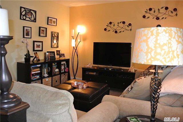 1st image of 7621 Commonwealth Blvd #2