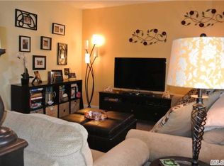 7621 Commonwealth Blvd #2, Bellerose, NY 11426