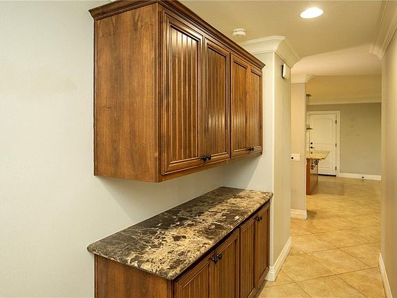 3rd image of 828 W Cypress Ave #828