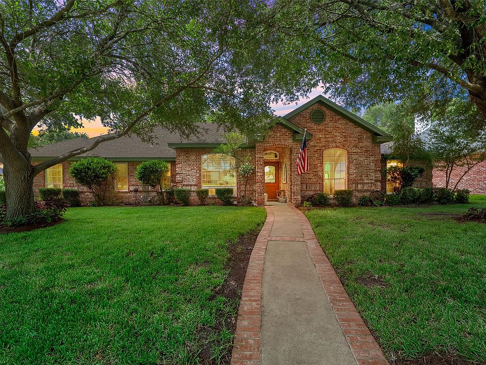 1st image of 9408 Silverthorn Dr