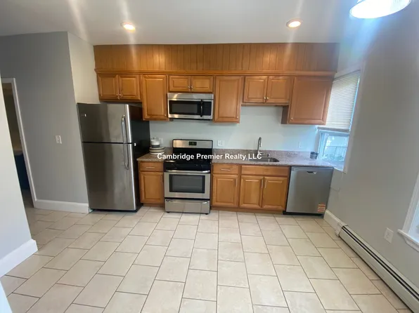 21 Rossmore St, Somerville, MA