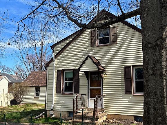 2nd image of 547 Broad St