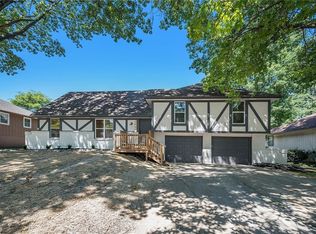 3901 SW 9th St, Blue Springs, MO 64015