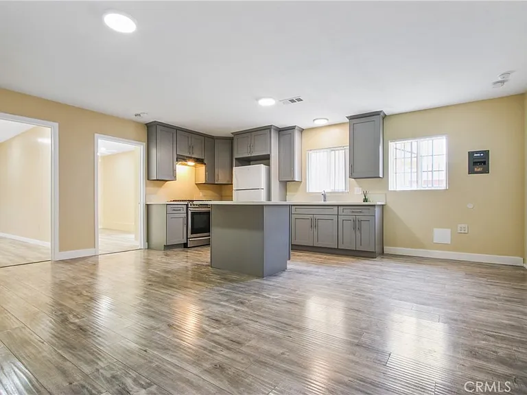10529 S Truro Ave — Photo 6