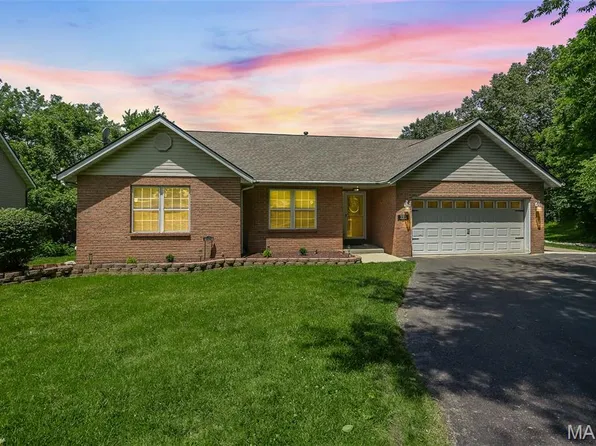 232 Sheffield Dr, Belleville, IL 62223