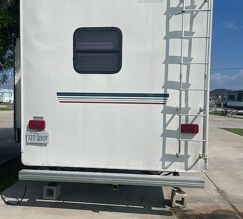 3rd image of 3101 Fm 1781 #318