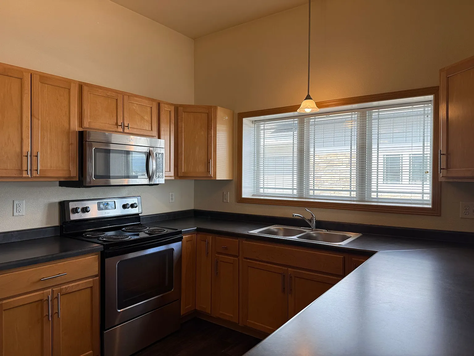West Lake II Apartments — Photo 4
