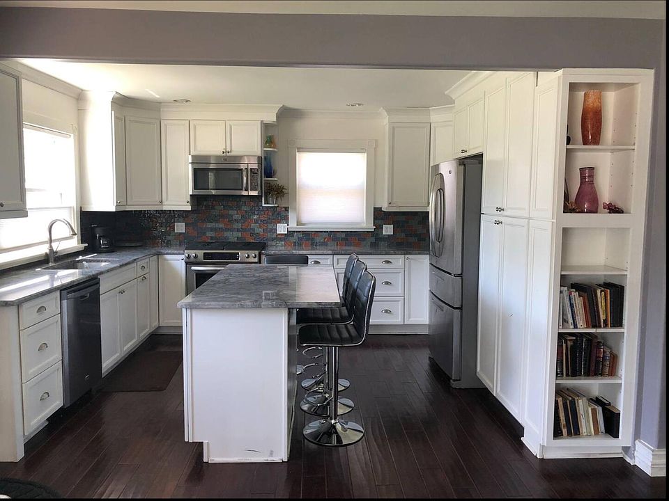 1st image of 13640 Lincoln Ave