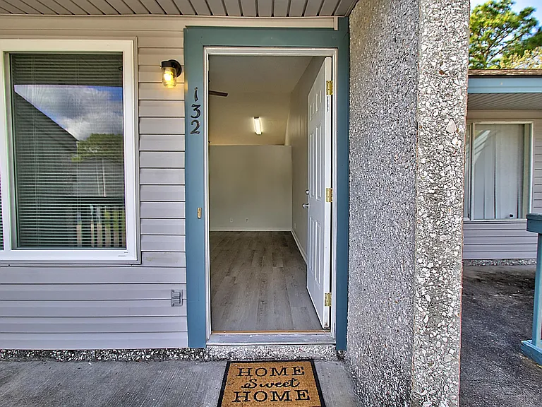 910 Brett Dr #132 — Photo 3