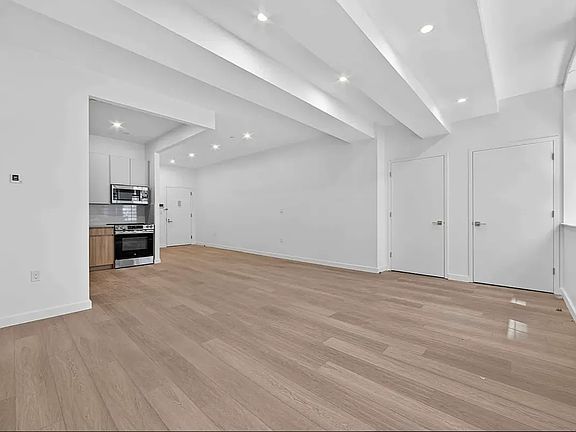 5th image of 225 E 134th St APT 4K