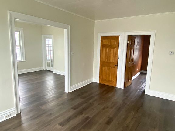 4th image of 163 Paine St