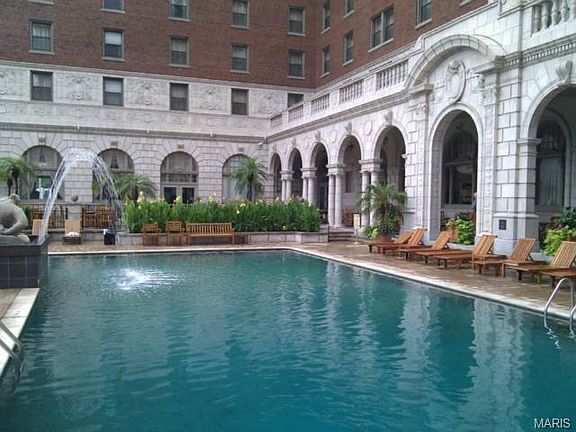 3rd image of 232 N Kingshighway Blvd APT 1504