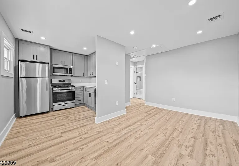100 Kansas St #2 — Photo 4