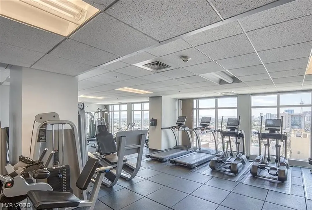 1 bed, 1.5 bath, 817 sqft, $2,175 — Photo 1