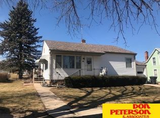 218 N 6th St, Howells, NE 68641