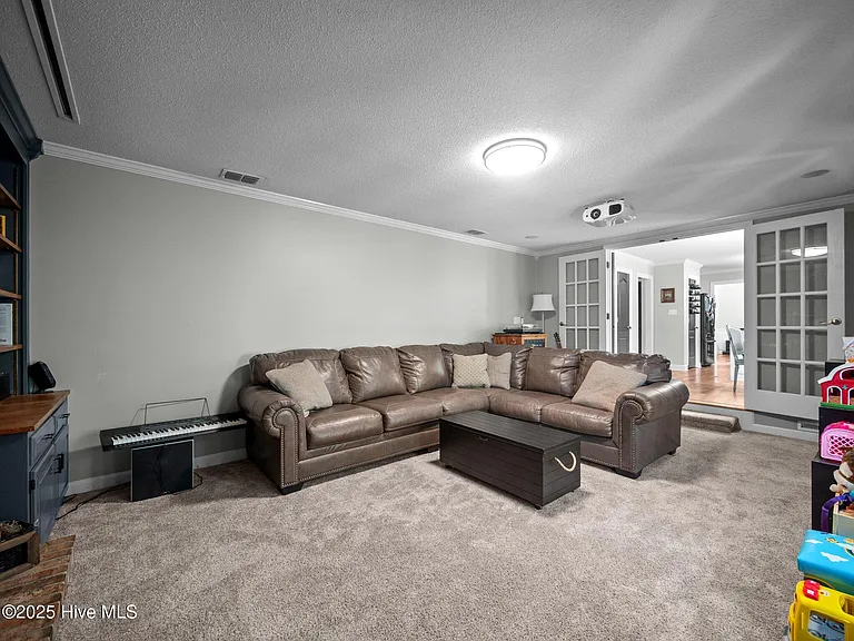 939 Eton Dr — Photo 35