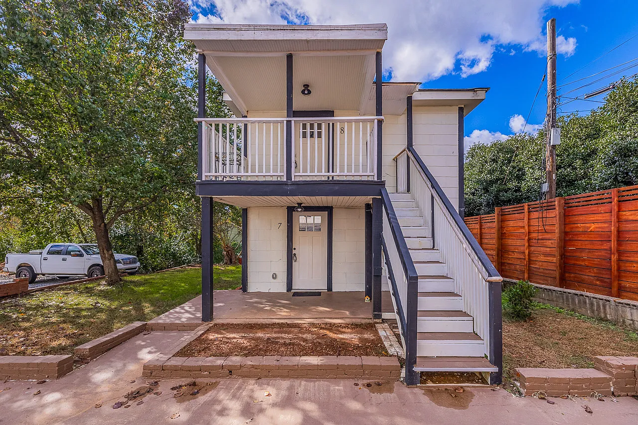 2 bed, $1,375 — Photo 1