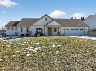 6535 Crestview Dr, Laingsburg, MI 48848