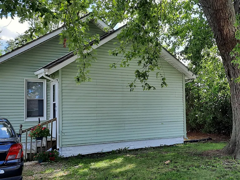 330 Cleveland St — Photo 1