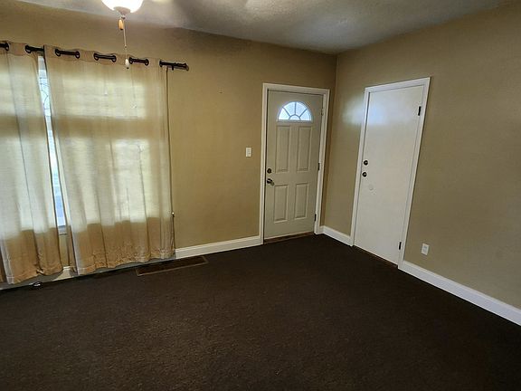 Living Rm - Front Entrance