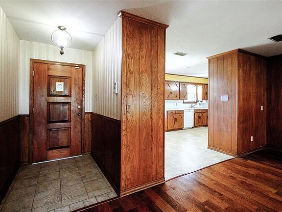5th image of 2132 County Road 463
