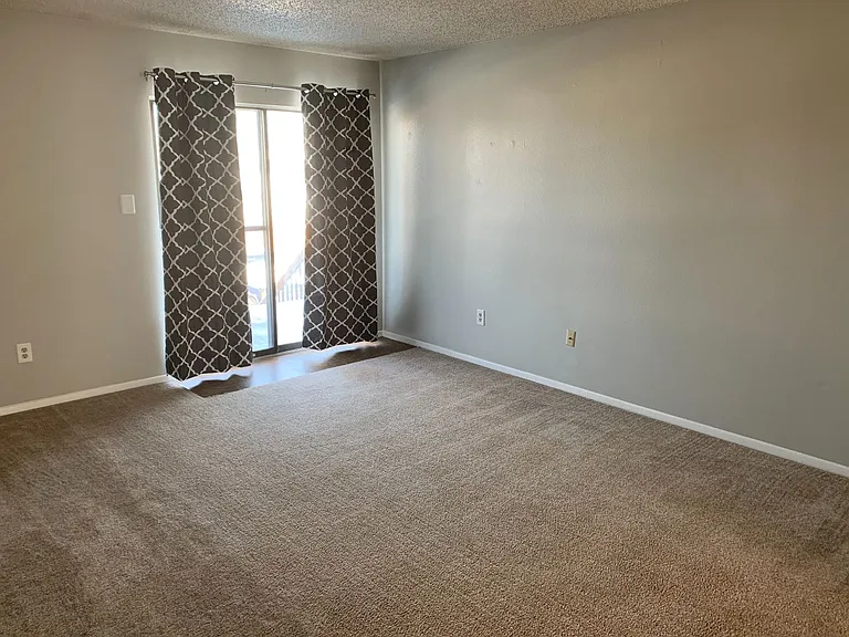 Regency Apartments 4705 — Photo 4