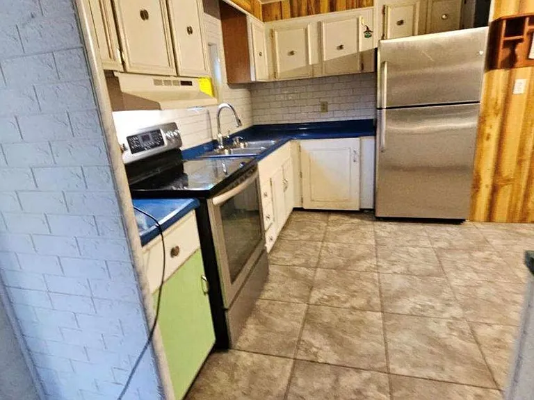 8497 Golden Valley Dr — Photo 2