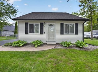 6354 Lapeer Rd, Burton, MI 48509