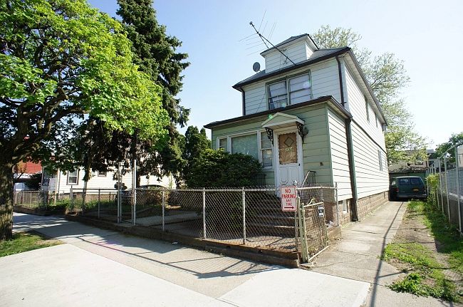 2nd image of 2074 57th St