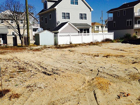 Building lot from road