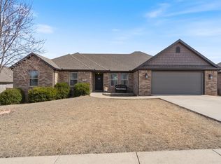 521 Keswick Dr, Centerton, AR 72719
