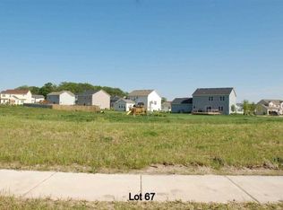 874 Goldfinch Ln, Marshall, WI 53559