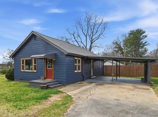 166 Berry Rd, Boiling Springs, SC 29316