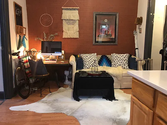 Rented by In Haus LLC | media 12