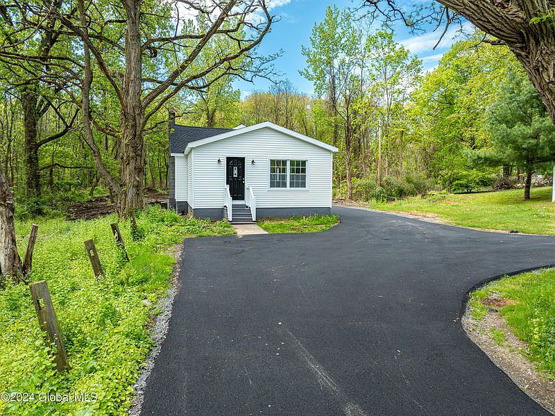 2nd image of 40 Morris Road