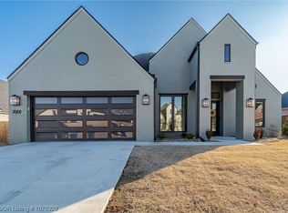 7001 Forest Canyon Dr, Fort Smith, AR 72916