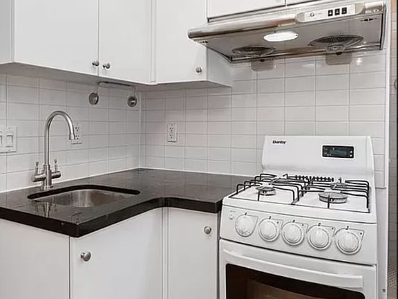3rd image of 227 Mott St APT 2