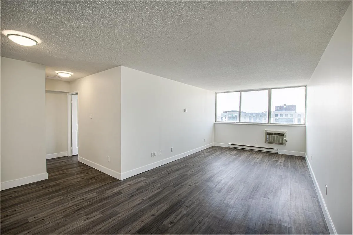 190 Lees Avenue — Photo 3
