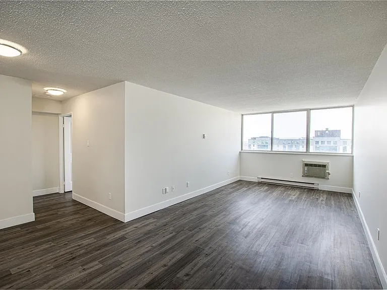 190 Lees Ave — Photo 3
