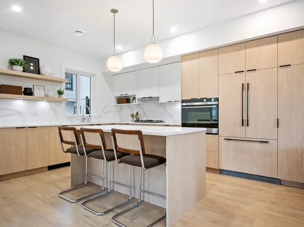 5993 143rd St #3, Surrey, BC V3X 0E5