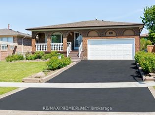 30 Lewis Dr #B, Vaughan, ON L4L2B6