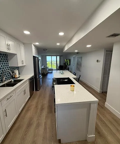 250 Jacaranda Dr #804 — Photo 11