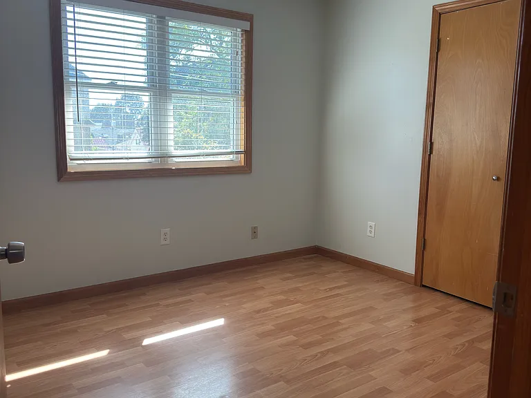3101 N Newhall St #C — Photo 29
