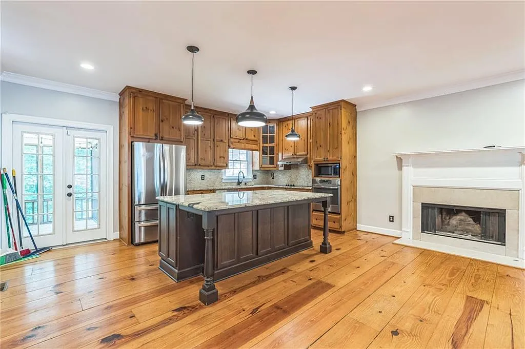 5 bed, 4.0 bath, 3008 sqft, $4,540 — Photo 4