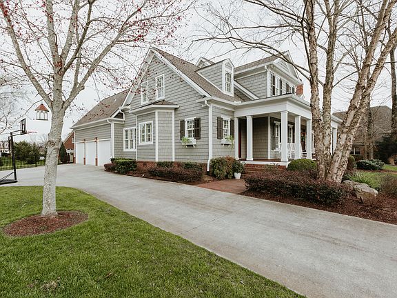 2nd image of 1220 Arborbrooke Dr