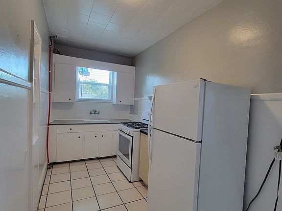 5th image of 205 16th Ave NE APT 12